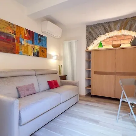 Casa Camelia * Volastra