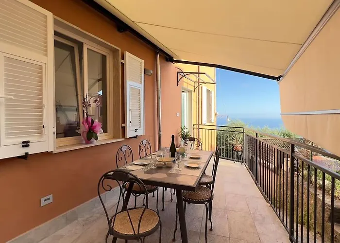 Casa Camelia Volastra